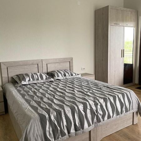 Apartment Comfort In อูเรคี ภายนอก รูปภาพ